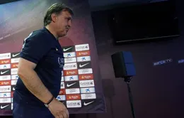 Barca trắng tay, HLV Tata Martino từ chức