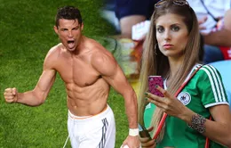 Cris Ronaldo bị bạn gái tuyển thủ Đức chê "ẻo lả" như người mẫu