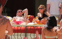 Bỏ World Cup, Rooney và vợ tận hưởng kỳ nghỉ ở Las Vegas