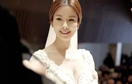 Chị hai của "Những nàng công chúa nổi tiếng" khoe ảnh trăng mật