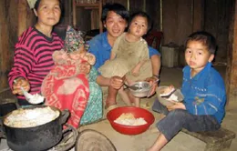 Cao Bằng: Trẻ thiếu đói và ăn mặc phong phanh trong giá rét