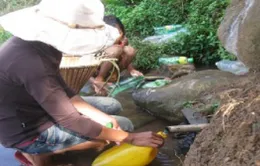 Được đầu tư nước sạch, dân vẫn "khát nước"