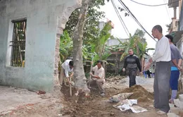 Nhiều hộ dân thôn Cốc Hạ hiến đất làm đường giao thông 