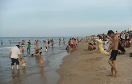 Tắm biển, 2 học sinh chết đuối