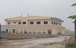 Chợ tiền tỷ bị bỏ hoang