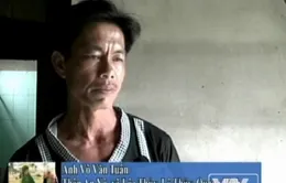 Làng nghèo khó vì mưa lũ