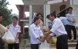 Hỗ trợ gạo cho học sinh khu vực đặc biệt khó khăn