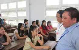Thứ trưởng Bùi Văn Ga kiểm tra công tác tuyển sinh tại ĐH Đà Nẵng