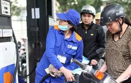 Xăng tăng giá thêm 460 đồng/lít 