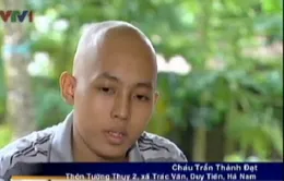 Cậu bé ung thư máu mồ côi mẹ