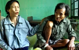 Cha con “người rừng” lạ lẫm với cuộc sống mới