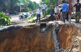 Hố tử thần khổng lồ xuất hiện sau những tiếng nổ lạ