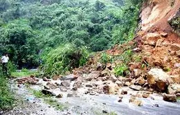 Lũ quét khu tập thể, hàng chục thầy cô giáo bị cuốn trôi