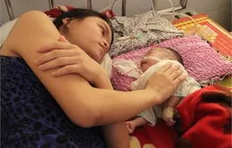 Con đang nguy kịch, nhà lại bị "thần hỏa" thiêu rụi