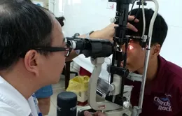 Bệnh đau mắt đỏ đang lây lan chóng mặt