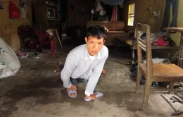 Chồng bại liệt nuôi vợ thần kinh và hai con nhỏ