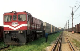 Đường sắt miễn cước chuyển hàng cứu trợ miền Trung