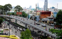Bất cập từ các cây cầu vượt bằng thép tại TP.HCM