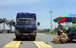 Thanh Hóa bắt đầu xử lý xe quá tải bằng thiết bị cân tải trọng mới