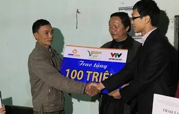 Quỹ Tấm lòng Việt tặng 100 triệu đồng cho gia cảnh “Đồng đội ơi, cứu với”
