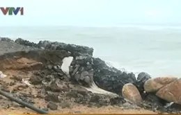 Phú Yên: Vỡ kè chắn sóng, hàng trăm hộ dân bất an