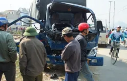 Ôtô tải cố tình vượt đường ray, 2 người chết tại chỗ