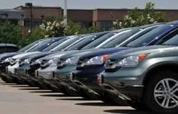 Phí giữ ô tô tại TP.HCM và Hà Nội không được quá 40.000 đồng/lượt 