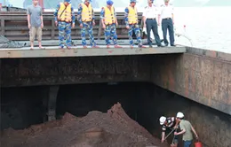 Bắt giữ tàu chở trên 3.000 tấn quặng không rõ nguồn gốc 