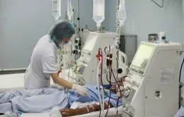 Côi cút mảnh đời hai mẹ con bệnh nhân chạy thận 
