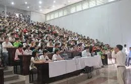 Kéo dài thời gian làm việc của giảng viên là giáo sư, phó giáo sư, tiến sỹ