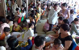 Nguy cơ lây lan dịch bệnh của trẻ nhỏ khi bệnh viện bị quá tải