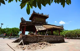 TT-Huế: Phu Văn Lâu bất ngờ bị sập một góc phần mái vì mối ăn 