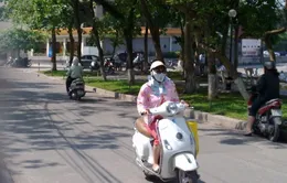 Nắng nóng vượt ngưỡng 40 độ C, nhiều nơi bỏng rát như chảo lửa