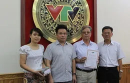 Quỹ Tấm lòng Việt tiếp nhận 100 triệu đồng ủng hộ Cảnh sát biển Việt Nam