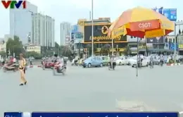 Cảm thông với Cảnh sát giao thông vất vả trong nắng nóng làm nhiệm vụ