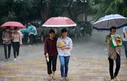 Bắc Bộ, Nam Bộ mưa giông trong hai ngày thi ĐH, CĐ đợt 2