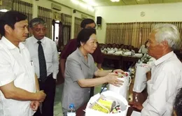 Phó Chủ tịch nước Nguyễn Thị Doan gặp mặt gia đình chính sách tiêu biểu Quảng Trị