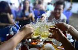 Dự thảo cấm bán rượu bia sau 22h: Liệu có khả thi?