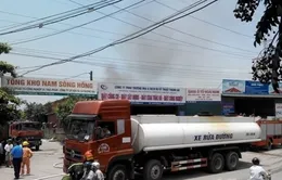 Cháy dữ dội kho cồn thuộc Tổng kho Nam Sông Hồng