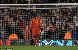 Kolo Toure phản lưới nhà,, xô ngã trọng tài chính