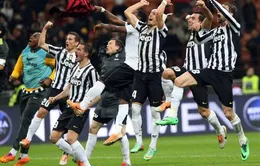 AC Milan 0-2 Juventus: Tevez nã đại bác, San Siro vỡ vụn