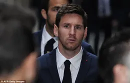 Messi và các đồng đội lặng lẽ đến viếng đám tang HLV Tito Vilanova