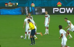 Muller và các đồng đội có pha dàn xếp đá phạt tệ nhất lịch sử World Cup