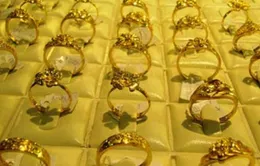 Giá vàng giảm 250.000 đồng/lượng