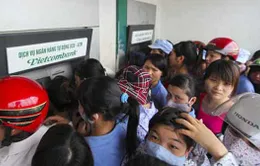 Mới chỉ 4 ngân hàng thực hiện thu phí ATM 