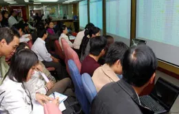11/4, chứng khoán đảo chiều ngoạn mục vào phút cuối