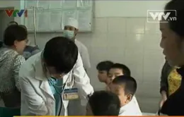 Ngộ độc sau bữa ăn, hơn  60 học sinh nhập viện