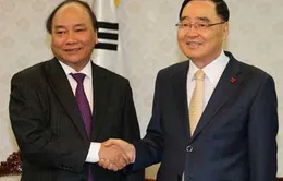Phó Thủ tướng Nguyễn Xuân Phúc hội kiến Thủ tướng Hàn Quốc