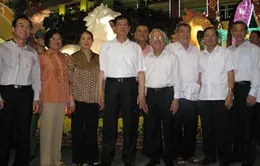 Thủ tướng thăm đường hoa Nguyễn Huệ