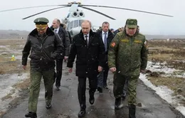 Tổng thống Putin thị sát quân đội Nga tập trận